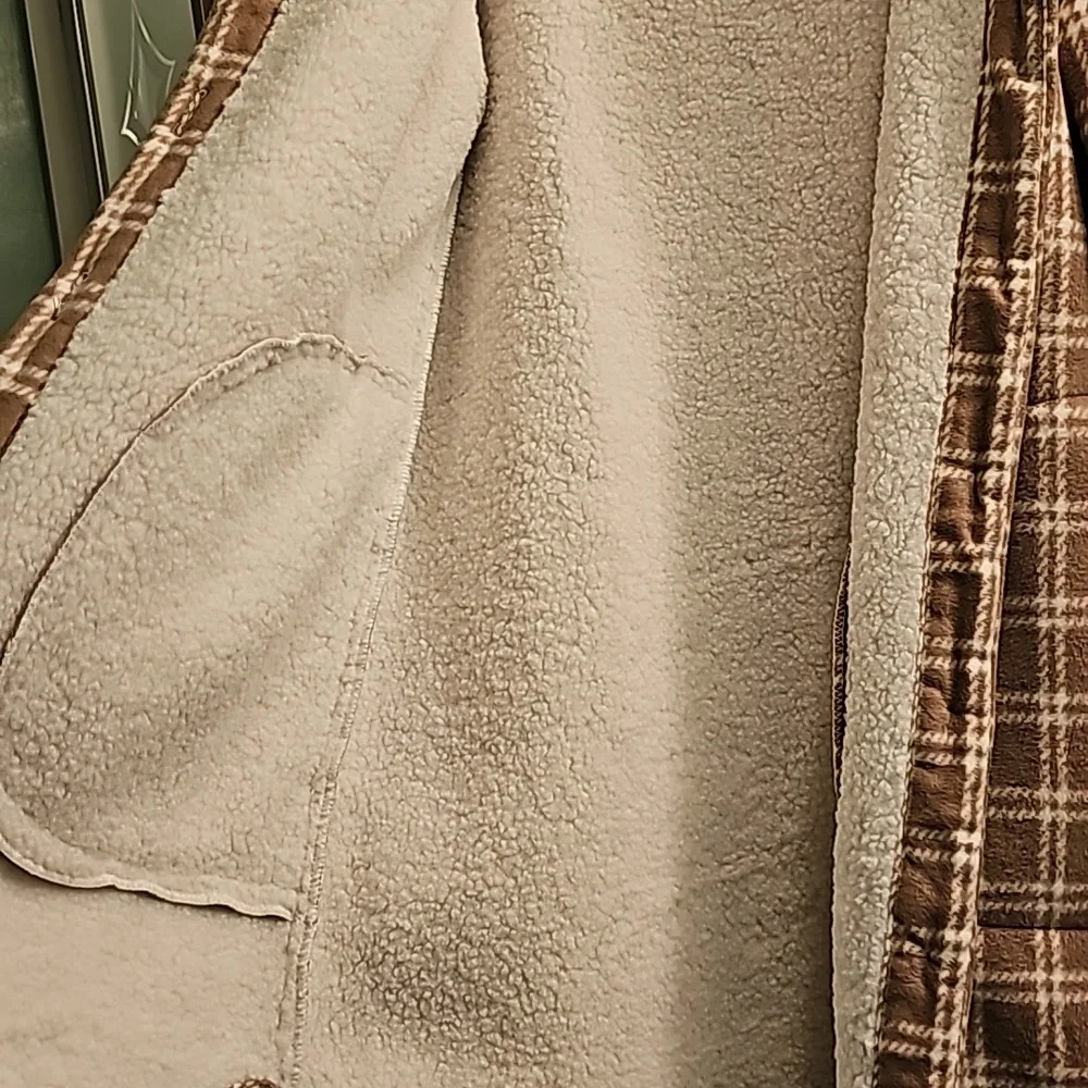 Centigrade Bonded Sherpa Lined Plaid Jacket. Brand new. Never worn. - Picture 10 of 13